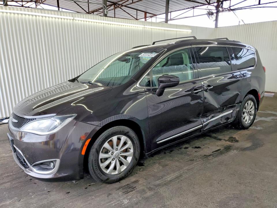 49008466 :رقم المزاد ، 2C4RC1BG4HR670649 vin ، 2017 Chrysler Pacifica مزاد بيع