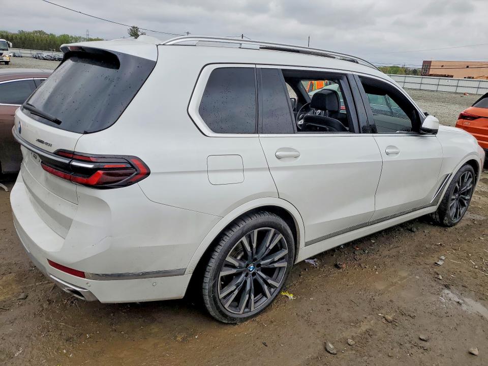 49143236 :رقم المزاد ، 5UX23EM06P9R58099 vin ، 2023 Bmw X7 مزاد بيع