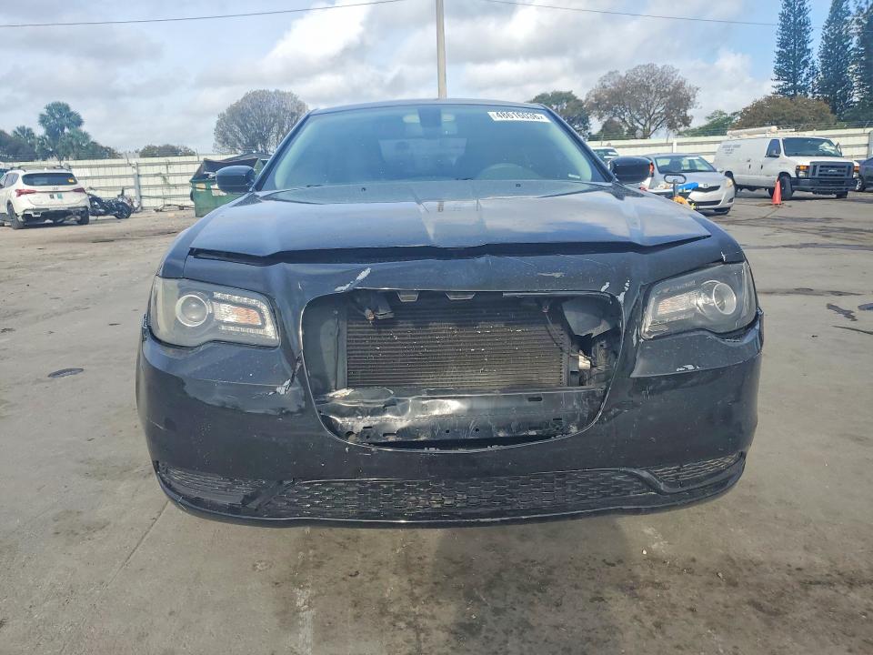 48616036 :رقم المزاد ، 2C3CCAAGXKH582441 vin ، 2019 Chrysler 300 مزاد بيع