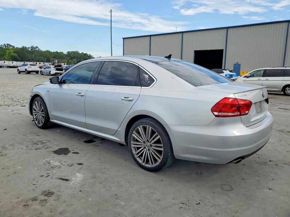 2015 Volkswagen Passat მანქანა იყიდება აუქციონზე, vin: 1VWBT7A37FC070679, აუქციონის ნომერი: 52001206