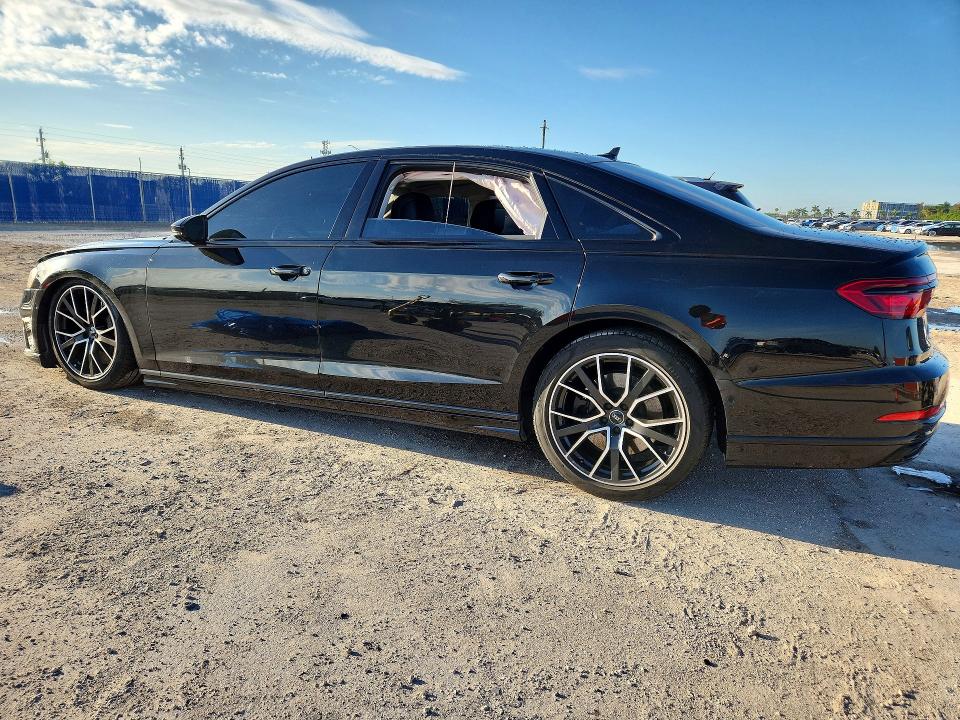 50018116 :رقم المزاد ، WAU8EAF8XLN004052 vin ، 2020 Audi A8 مزاد بيع
