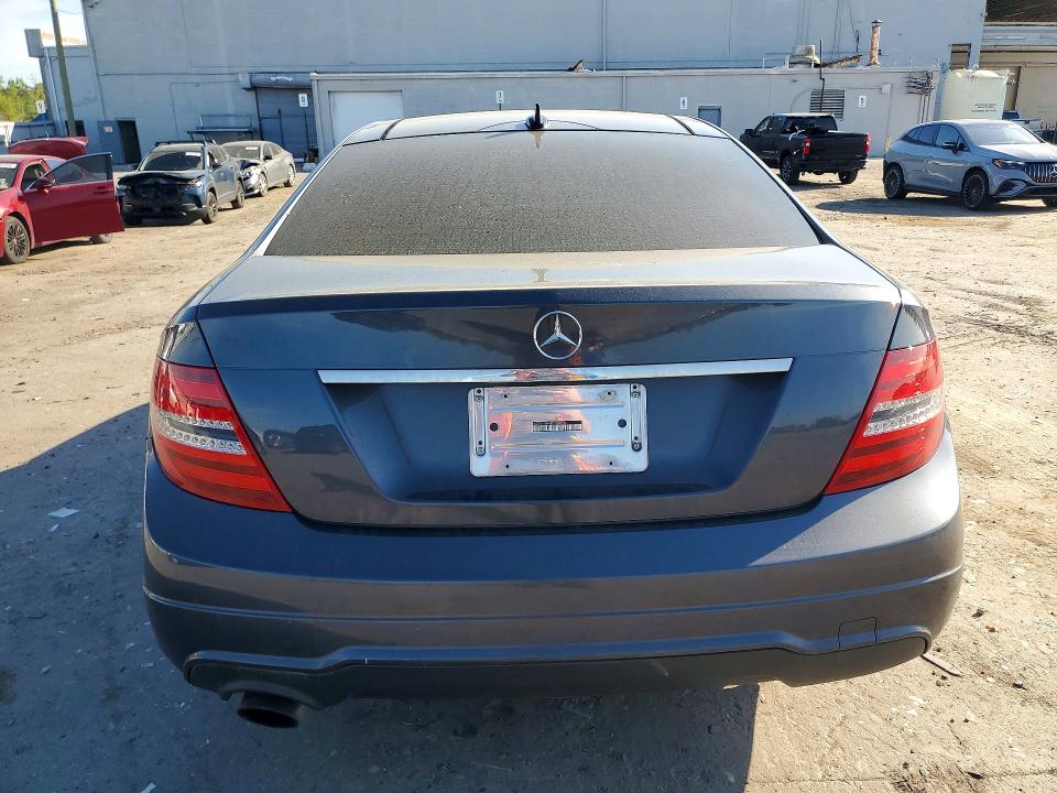 Продаж на аукціоні авто 2014 Mercedes-benz C, vin: WDDGJ4HB4EG188650, номер лоту: 49813326