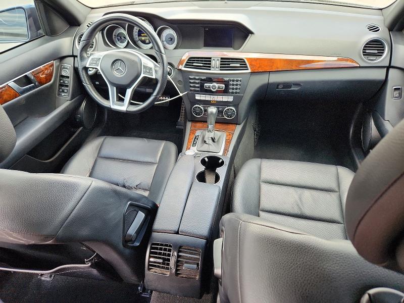48931976 :رقم المزاد ، WDDGF4HBXER315777 vin ، 2014 Mercedes-benz C مزاد بيع