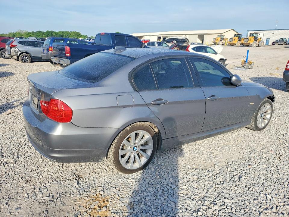 51353876 :رقم المزاد ، WBAPH7G52BNM59048 vin ، 2011 Bmw 328 مزاد بيع