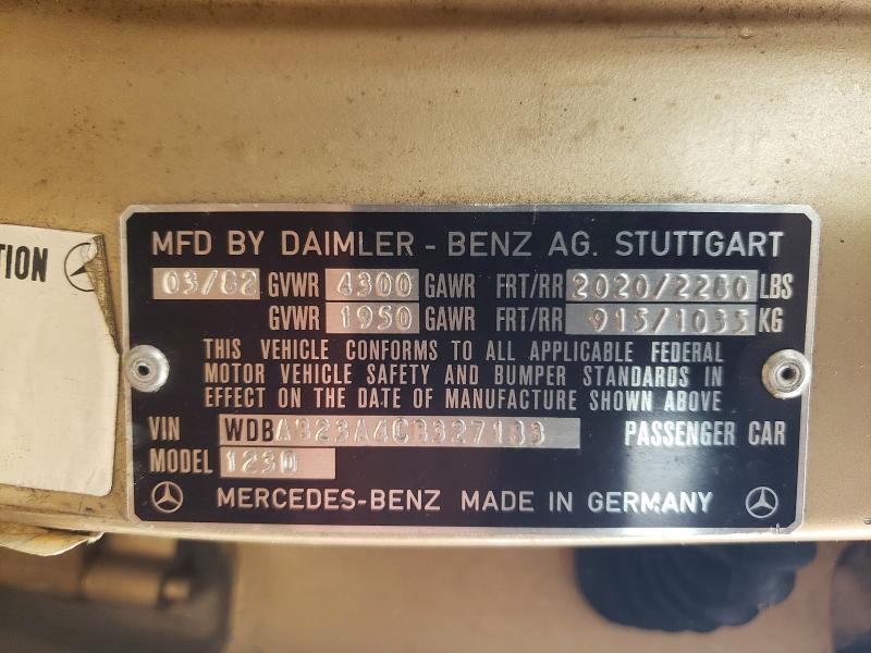 51351846 :رقم المزاد ، WDBAB23A4CB327183 vin ، 1982 Mercedes-benz 240 مزاد بيع