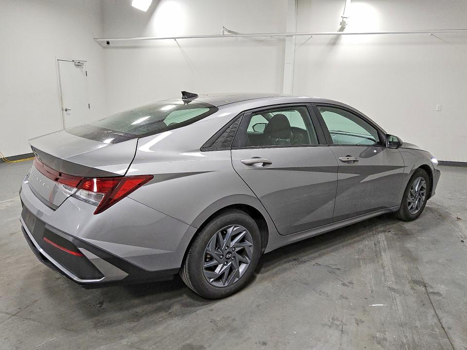 2024 Hyundai Elantra მანქანა იყიდება აუქციონზე, vin: KMHLM4DG6RU725930, აუქციონის ნომერი: 50530046