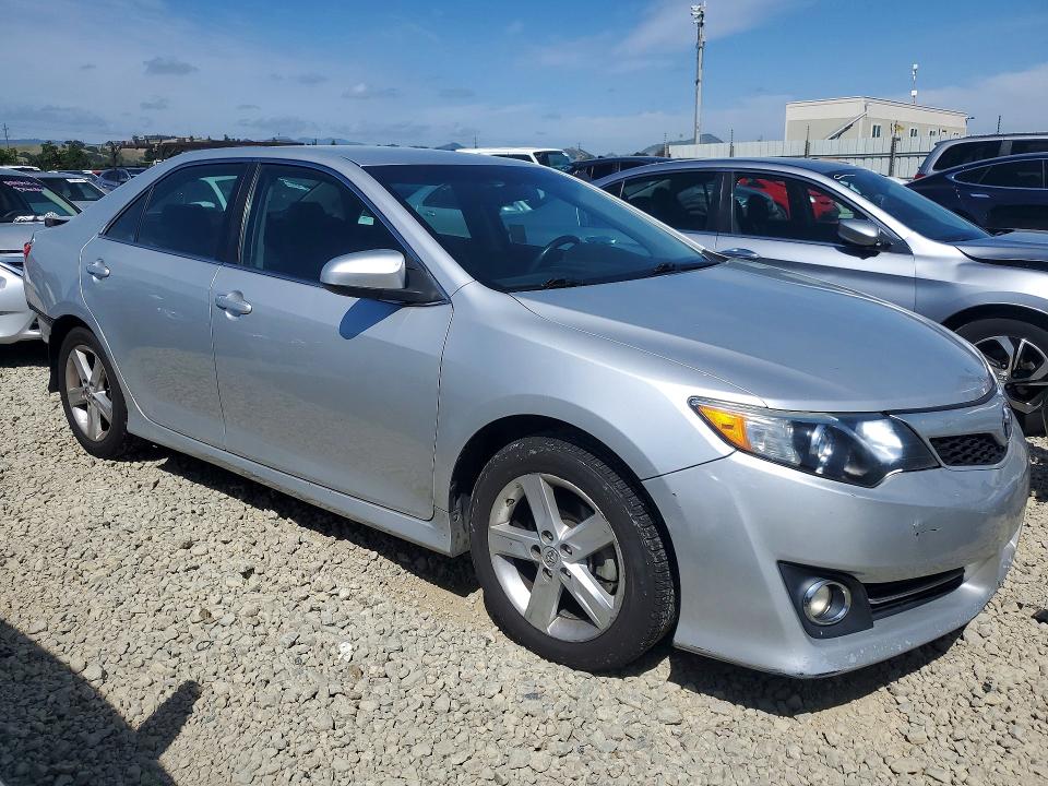 51018986 :رقم المزاد ، 4T1BF1FK8EU393005 vin ، 2014 Toyota Camry مزاد بيع