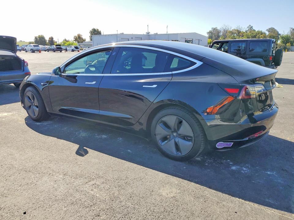 51858356 :رقم المزاد ، 5YJ3E1EA7JF057742 vin ، 2018 Tesla Model 3 مزاد بيع