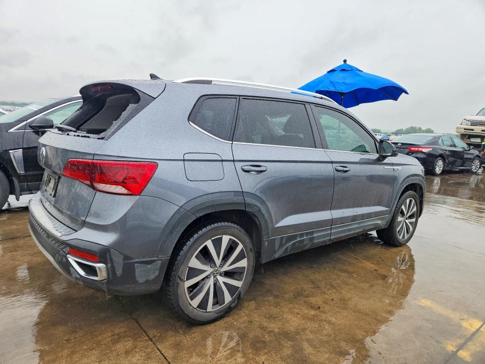 Продажа на аукционе авто 2022 Volkswagen Taos, vin: 3VVLX7B20NM062651, номер лота: 51978016