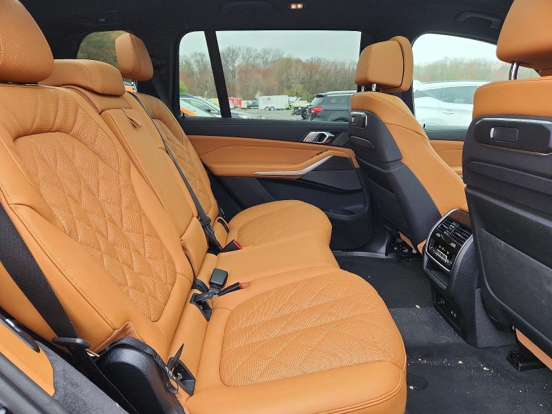 48575116 :رقم المزاد ، 5UX23EM01T9331188 vin ، 2026 Bmw X7 مزاد بيع