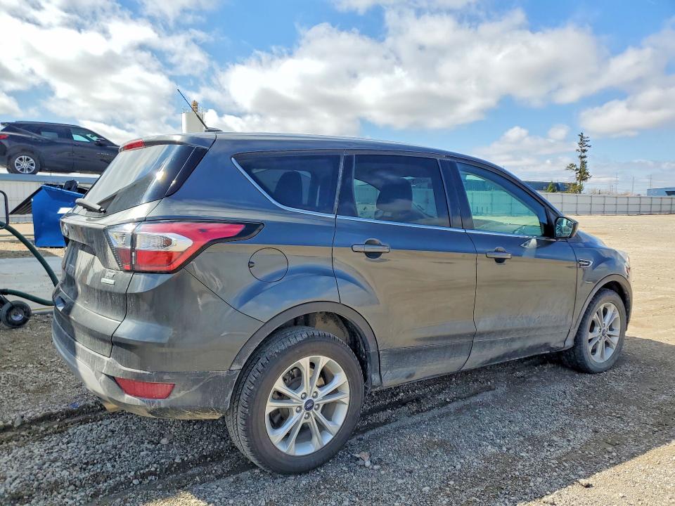 2017 Ford Escape მანქანა იყიდება აუქციონზე, vin: 1FMCU0GD4HUC09915, აუქციონის ნომერი: 48322506