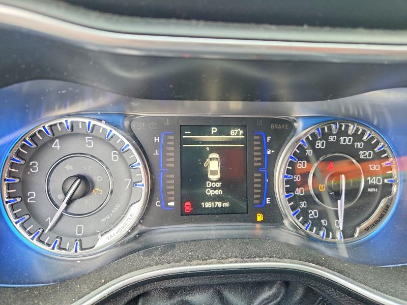 49327906 :رقم المزاد ، 1C3CCCAB8FN640009 vin ، 2015 Chrysler 200 مزاد بيع