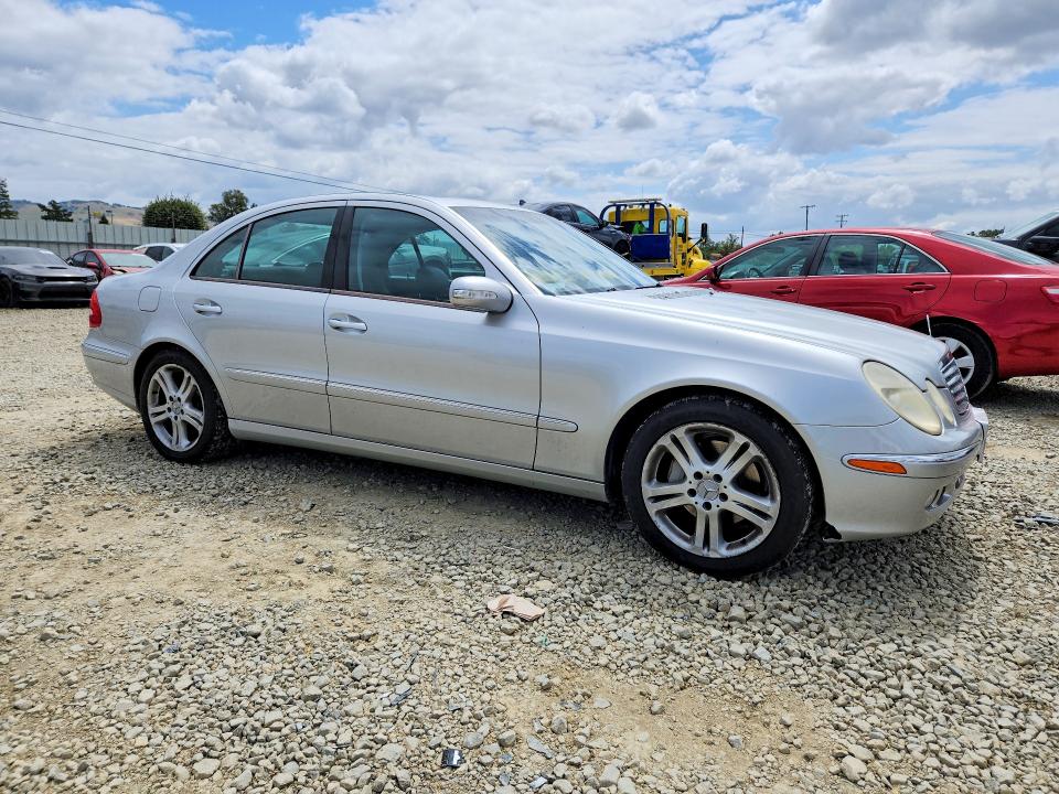 51573326 :رقم المزاد ، WDBUF70J64A431443 vin ، 2004 Mercedes-benz E مزاد بيع