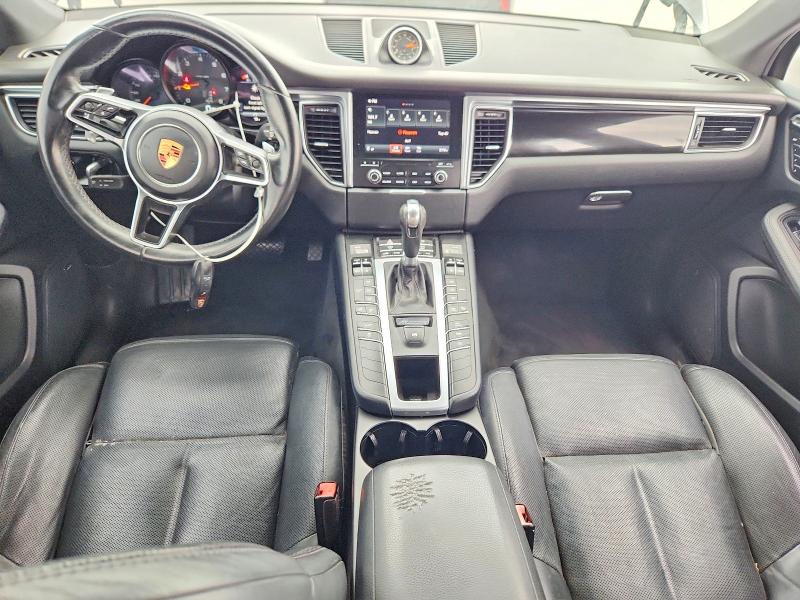 Auction sale of the 2017 Porsche Macan, vin: WP1AA2A51HLB05601, lot number: 49980436