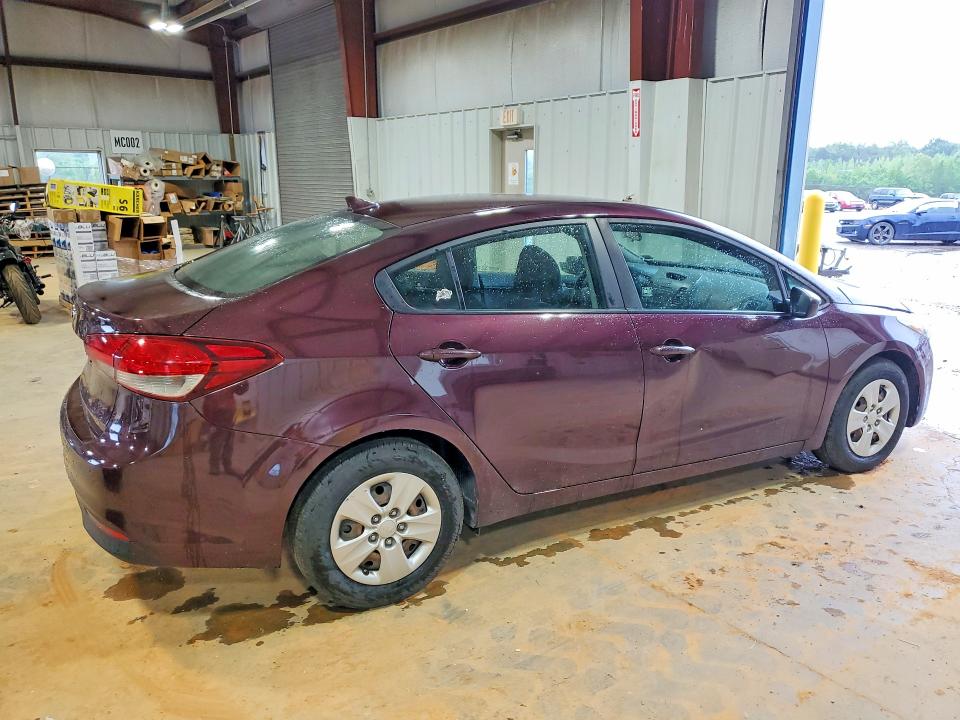 51246466 :رقم المزاد ، 3KPFK4A74HE080350 vin ، 2017 Kia Forte مزاد بيع