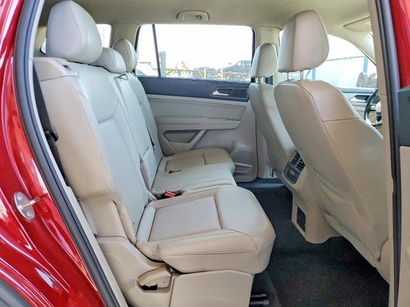 50684386 :رقم المزاد ، 1V2CR2CAXJC512415 vin ، 2018 Volkswagen Atlas مزاد بيع