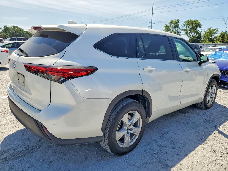 51697836 :رقم المزاد ، 5TDCZRAH1MS068256 vin ، 2021 Toyota Highlander مزاد بيع