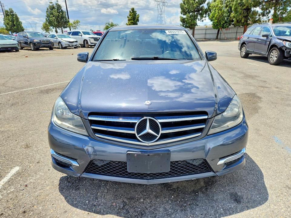 48931976 :رقم المزاد ، WDDGF4HBXER315777 vin ، 2014 Mercedes-benz C مزاد بيع