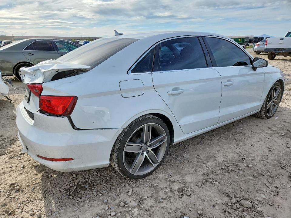 2015 Audi A3 მანქანა იყიდება აუქციონზე, vin: WAUCCGFF7F1032274, აუქციონის ნომერი: 51900226