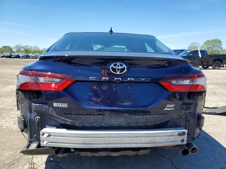 49914416 :رقم المزاد ، 4T1G11BK5MU035871 vin ، 2021 Toyota Camry مزاد بيع