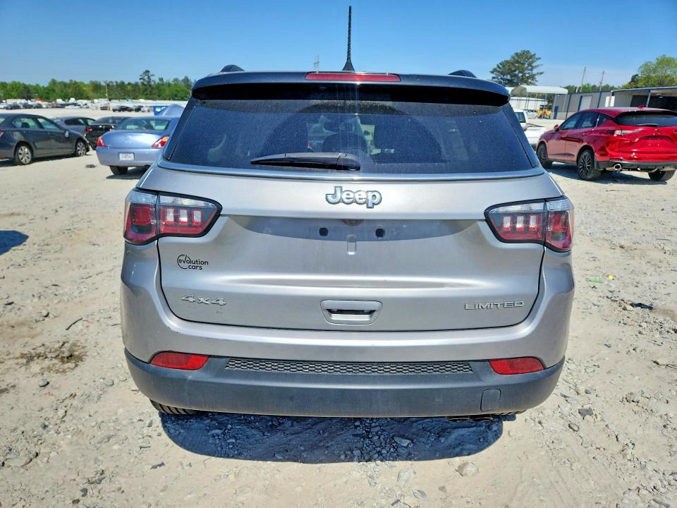 49683546 :رقم المزاد ، 3C4NJDCB5JT354785 vin ، 2018 Jeep Compass مزاد بيع