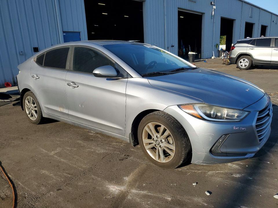 49567826 :رقم المزاد ، 5NPD84LF2HH172174 vin ، 2017 Hyundai Elantra مزاد بيع