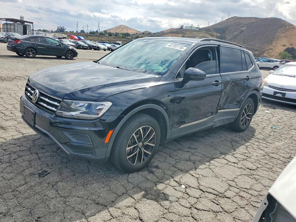 48192776 :رقم المزاد ، 3VV3B7AX2MM137327 vin ، 2021 Volkswagen Tiguan مزاد بيع