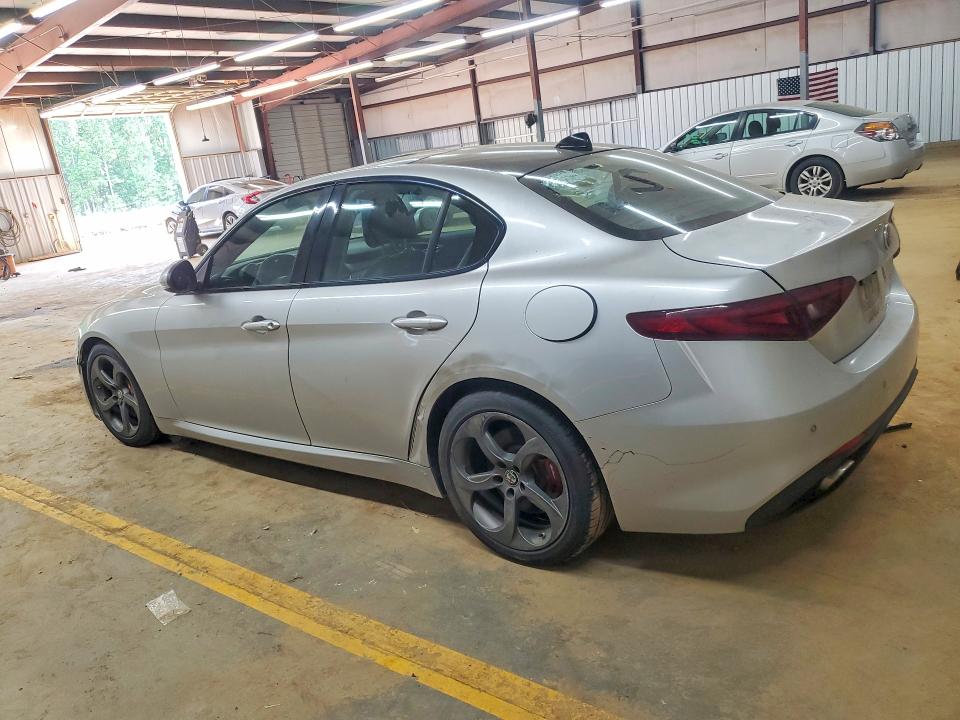 2017 Alfa Romeo Giulia მანქანა იყიდება აუქციონზე, vin: ZARFAEBN6H7551961, აუქციონის ნომერი: 50451486