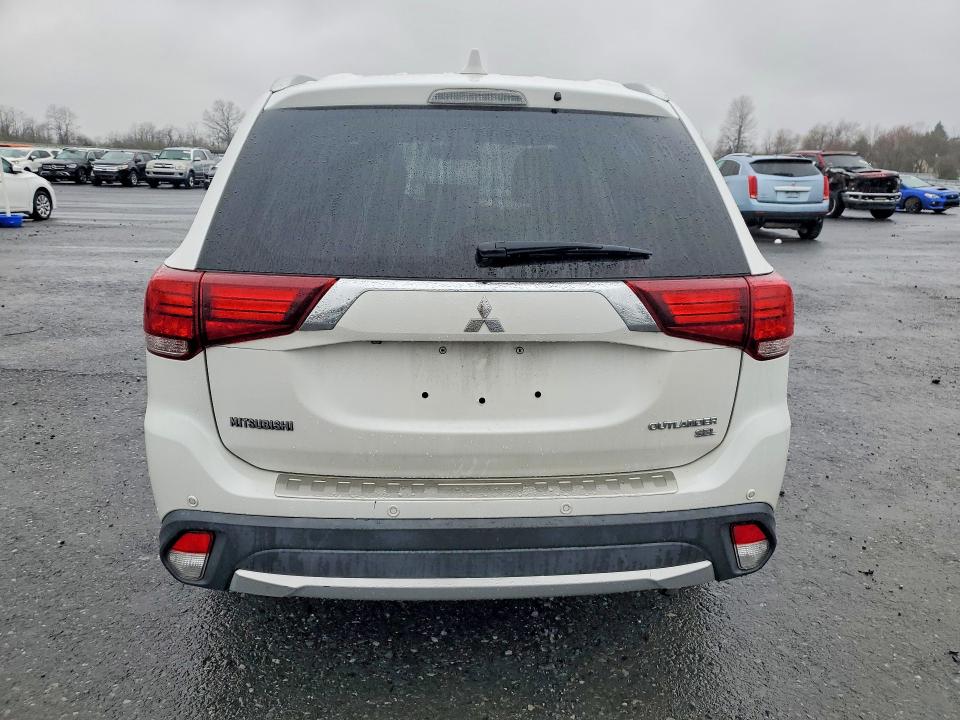 Продаж на аукціоні авто 2018 Mitsubishi Outlander, vin: JA4AD3A35JZ036275, номер лоту: 48483246