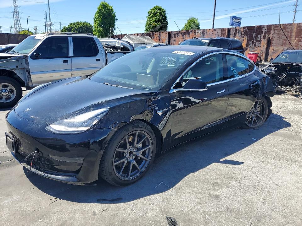 50366916 :رقم المزاد ، 5YJ3E1EA5JF098774 vin ، 2018 Tesla Model 3 مزاد بيع
