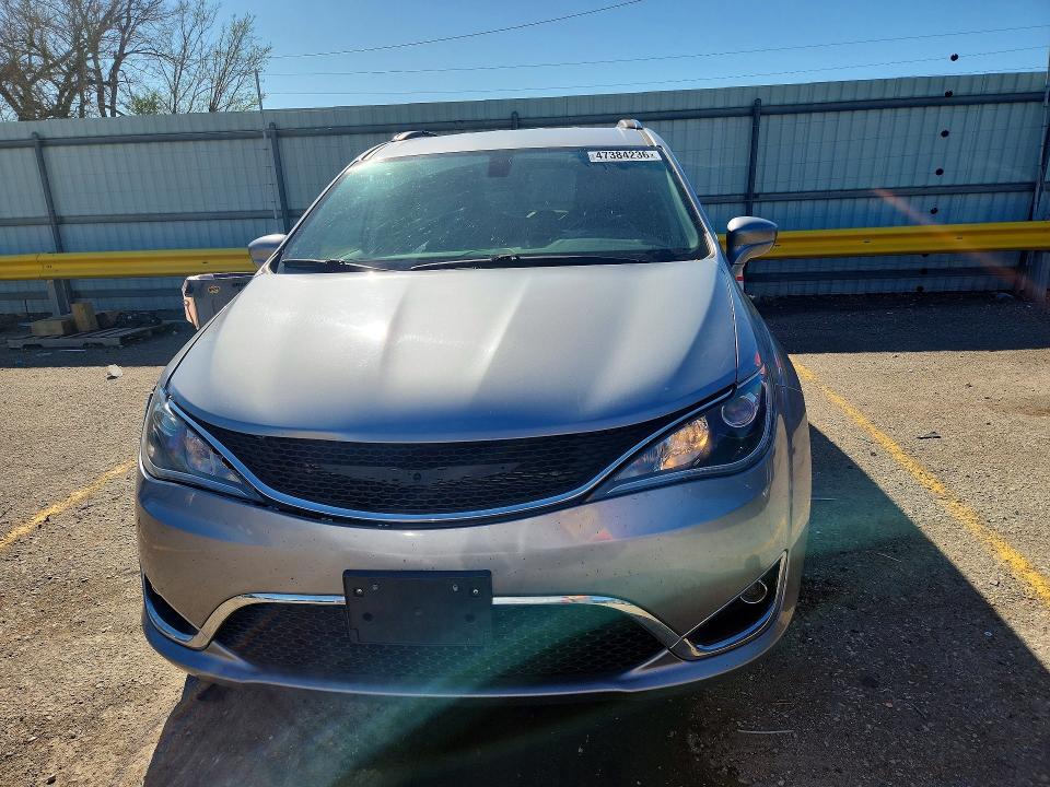 2020 Chrysler Pacifica მანქანა იყიდება აუქციონზე, vin: 2C4RC1BG0LR268801, აუქციონის ნომერი: 47384236