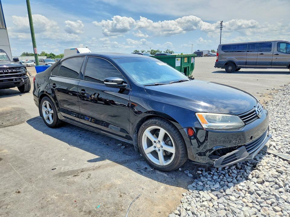 Продажа на аукционе авто 2013 Volkswagen Jetta, vin: 3VWBP7AJ7DM258813, номер лота: 51899386