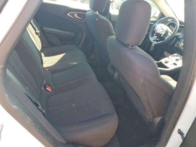 Продажа на аукционе авто 2015 Chrysler 200, vin: 1C3CCCAB3FN527004, номер лота: 51805636