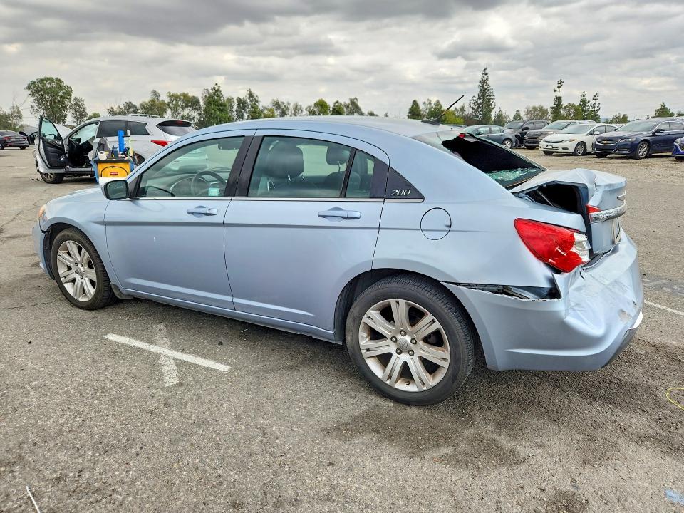 2013 Chrysler 200 მანქანა იყიდება აუქციონზე, vin: 1C3CCBAB2DN698740, აუქციონის ნომერი: 48637786