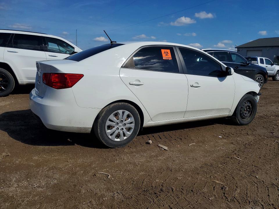 2013 Kia Forte მანქანა იყიდება აუქციონზე, vin: KNAFT4A24D5738589, აუქციონის ნომერი: 49821386