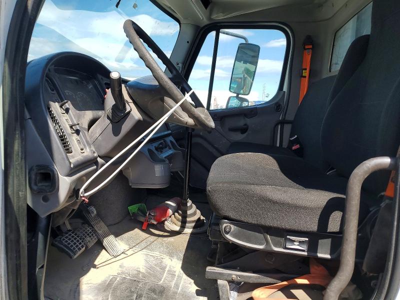 50458576 :رقم المزاد ، 1FVHCYCY8FHGH8678 vin ، 2015 Freightliner M2 مزاد بيع