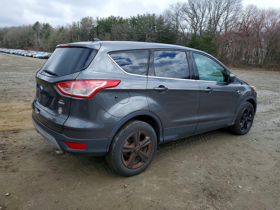2015 Ford Escape მანქანა იყიდება აუქციონზე, vin: 1FMCU9GXXFUB78570, აუქციონის ნომერი: 49175576