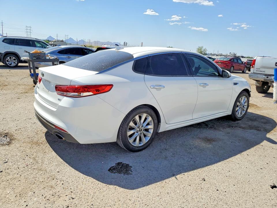 Продажа на аукционе авто 2016 Kia Optima, vin: 5XXGU4L38GG120458, номер лота: 50670236