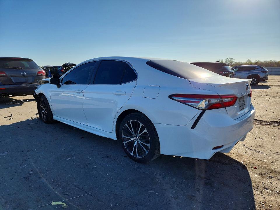 2018 Toyota Camry მანქანა იყიდება აუქციონზე, vin: 4T1B11HK2JU108160, აუქციონის ნომერი: 49158026