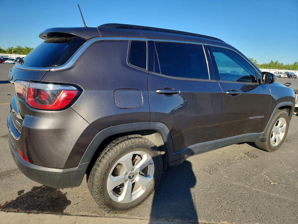49810706 :رقم المزاد ، 3C4NJCBB3JT233622 vin ، 2018 Jeep Compass مزاد بيع