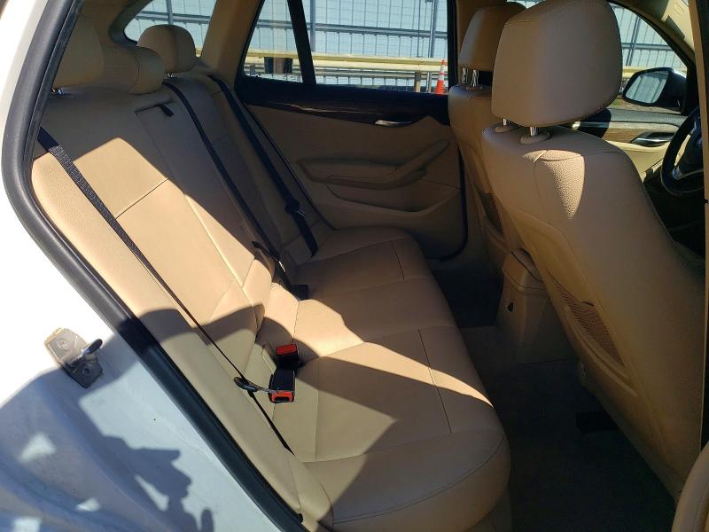 48654766 :رقم المزاد ، WBAVL1C5XFVY25403 vin ، 2015 Bmw X1 مزاد بيع