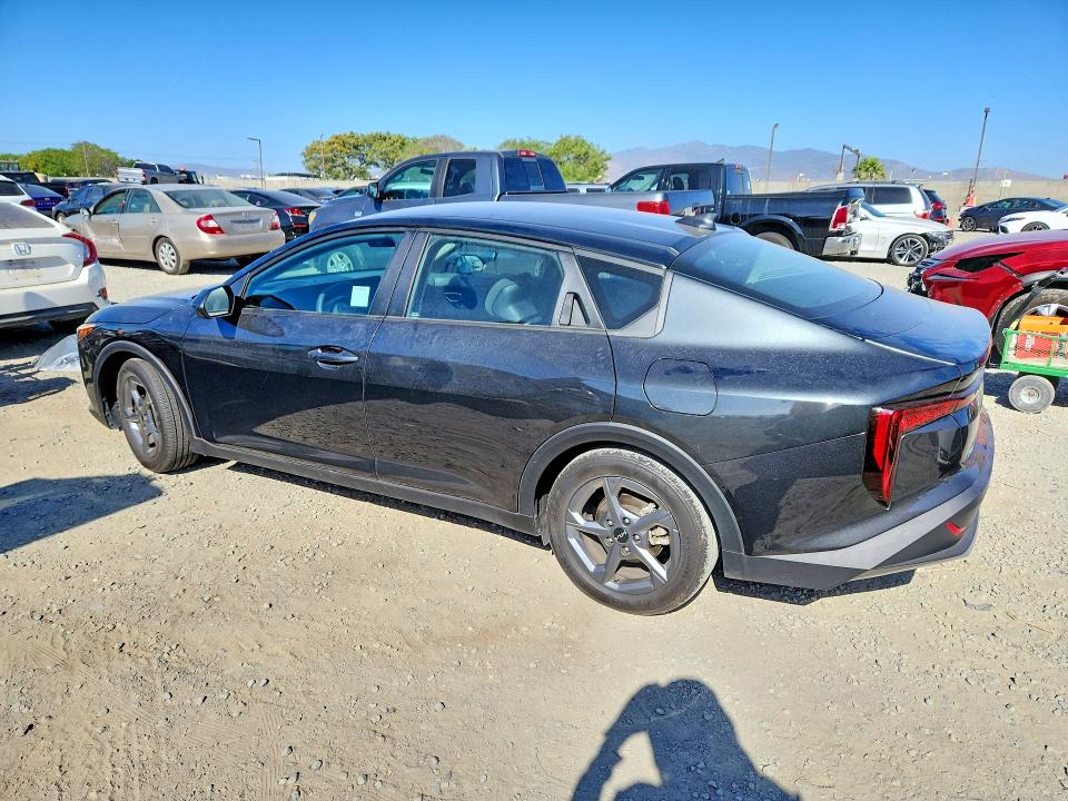 2025 Kia K4 მანქანა იყიდება აუქციონზე, vin: 3KPFT4DE2SE027824, აუქციონის ნომერი: 49097746