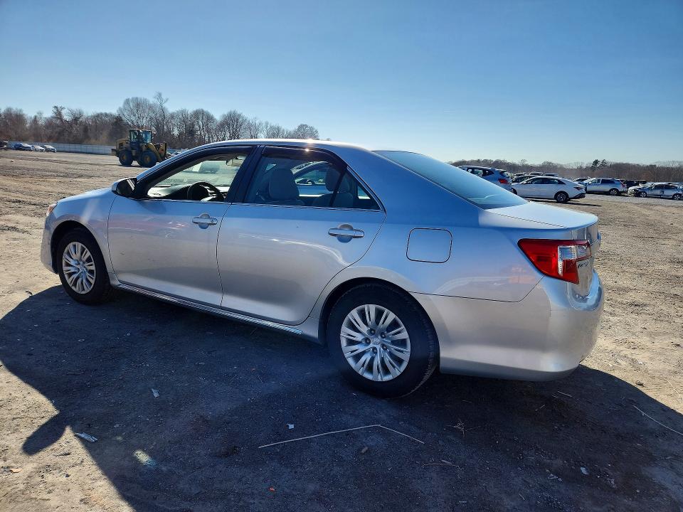 49186256 :رقم المزاد ، 4T4BF1FK1DR333944 vin ، 2013 Toyota Camry مزاد بيع