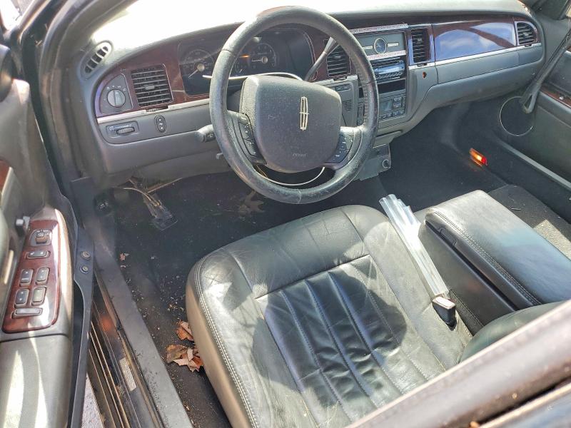 2007 Lincoln Town Car მანქანა იყიდება აუქციონზე, vin: 1L1FM88W97Y634812, აუქციონის ნომერი: 48941846