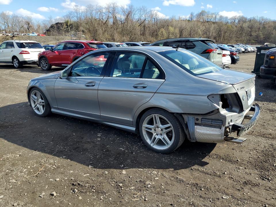 2011 Mercedes-benz C მანქანა იყიდება აუქციონზე, vin: WDDGF8BB6BR181717, აუქციონის ნომერი: 48901986