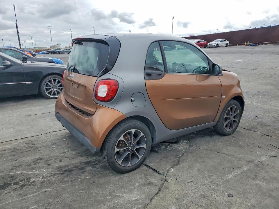2017 Smart Fortwo მანქანა იყიდება აუქციონზე, vin: WMEFJ5DA0HK175101, აუქციონის ნომერი: 50830506