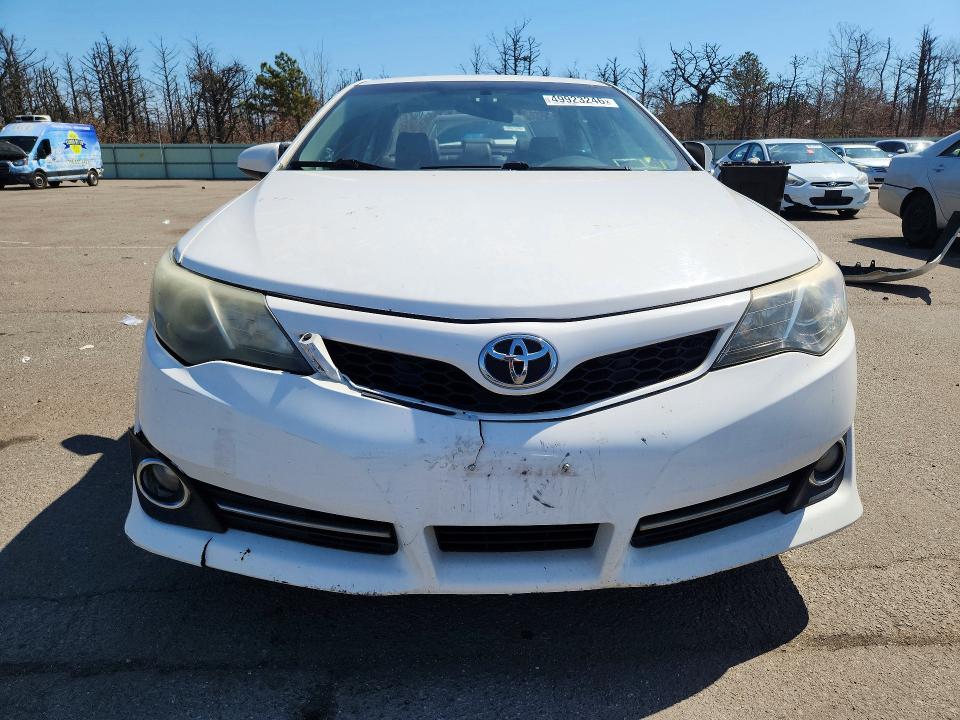 49923246 :رقم المزاد ، 4T1BF1FK4CU557993 vin ، 2012 Toyota Camry مزاد بيع