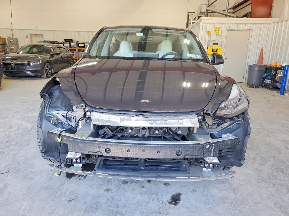 48932466 :رقم المزاد ، 5YJYGDEE2MF210102 vin ، 2021 Tesla Model Y مزاد بيع