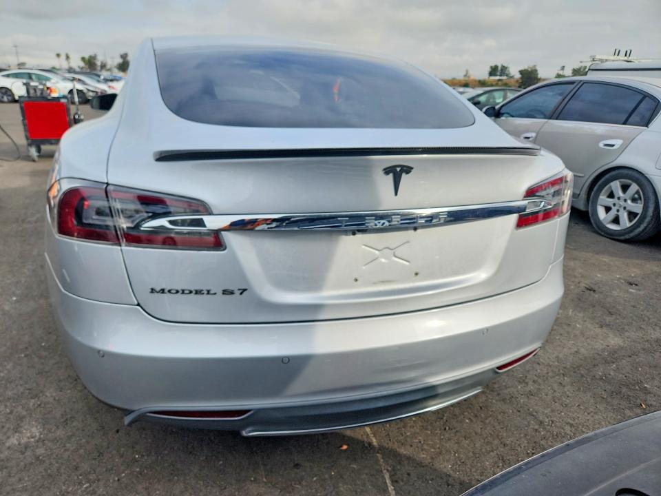2015 Tesla Model S მანქანა იყიდება აუქციონზე, vin: 5YJSA1E12FF120003, აუქციონის ნომერი: 48620046