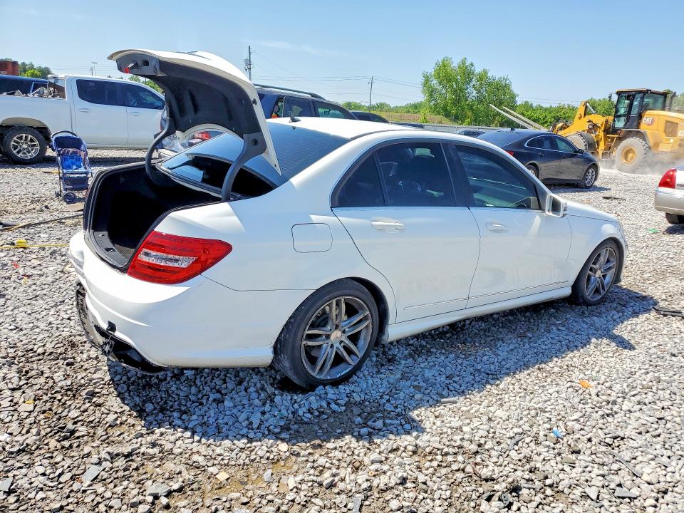 Продаж на аукціоні авто 2013 Mercedes-benz C, vin: WDDGF4HB0DA807361, номер лоту: 50418536